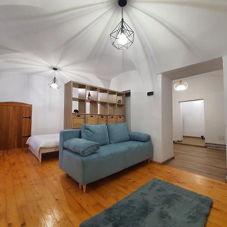 Lucasi Apartament Sibiu Buitenkant foto