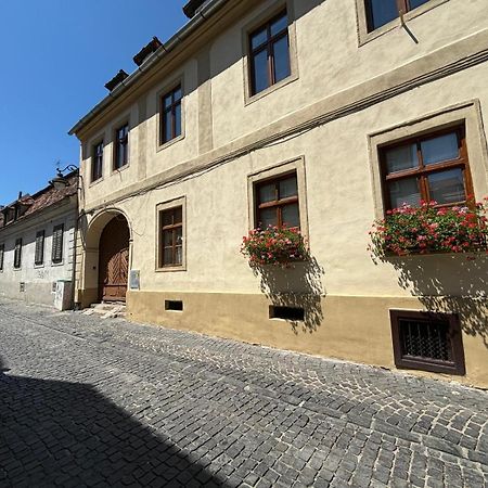 Lucasi Apartament Sibiu Buitenkant foto