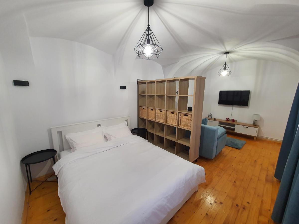 Lucasi Apartament Sibiu Buitenkant foto