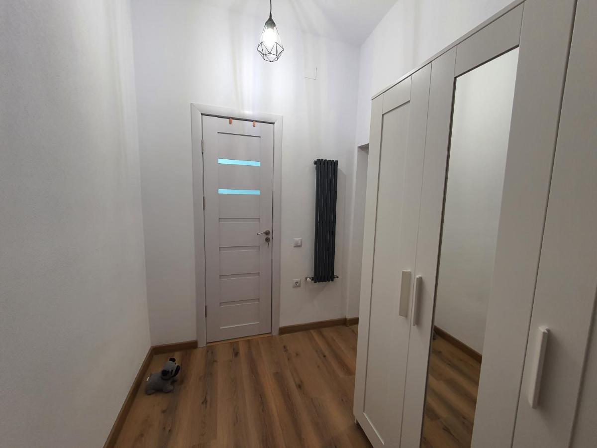 Lucasi Apartament Sibiu Buitenkant foto